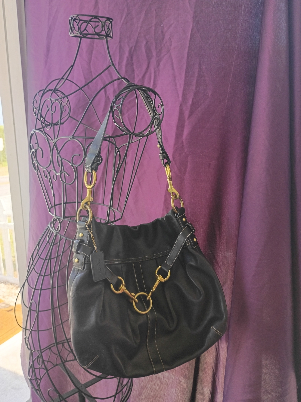 Coach Black Leather Hamptons Bag - Picture 7 of 7